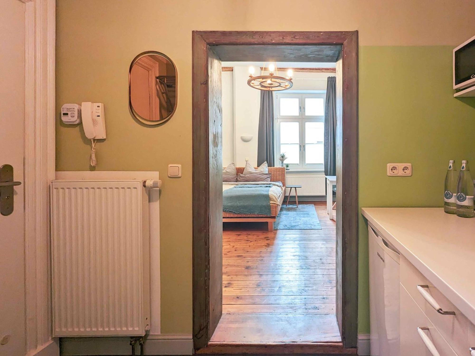 Strelapartment By Meinke Mitten In Der Altstadt Stralsund Rom bilde